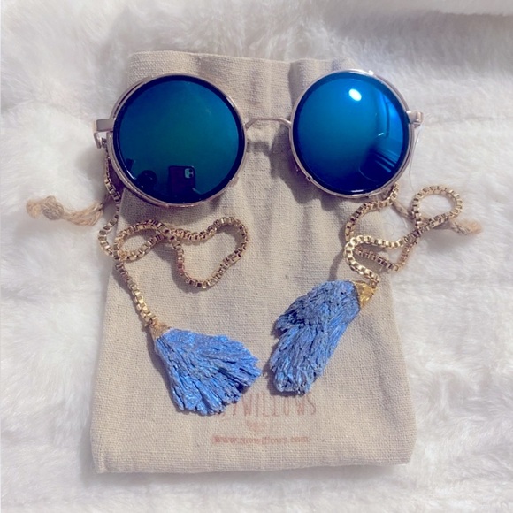 NWOT MY WILLOWS BLUE MORROR ROUND SUNGLASSES WITH GOLD CHAIN - Picture 3 of 12